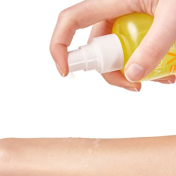 VICHY Capital Soleil Solar Protective Water Hydrating SPF50 200ml - Image 2